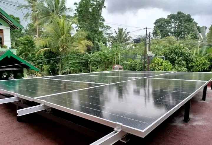 Panel Surya Atap Rumah